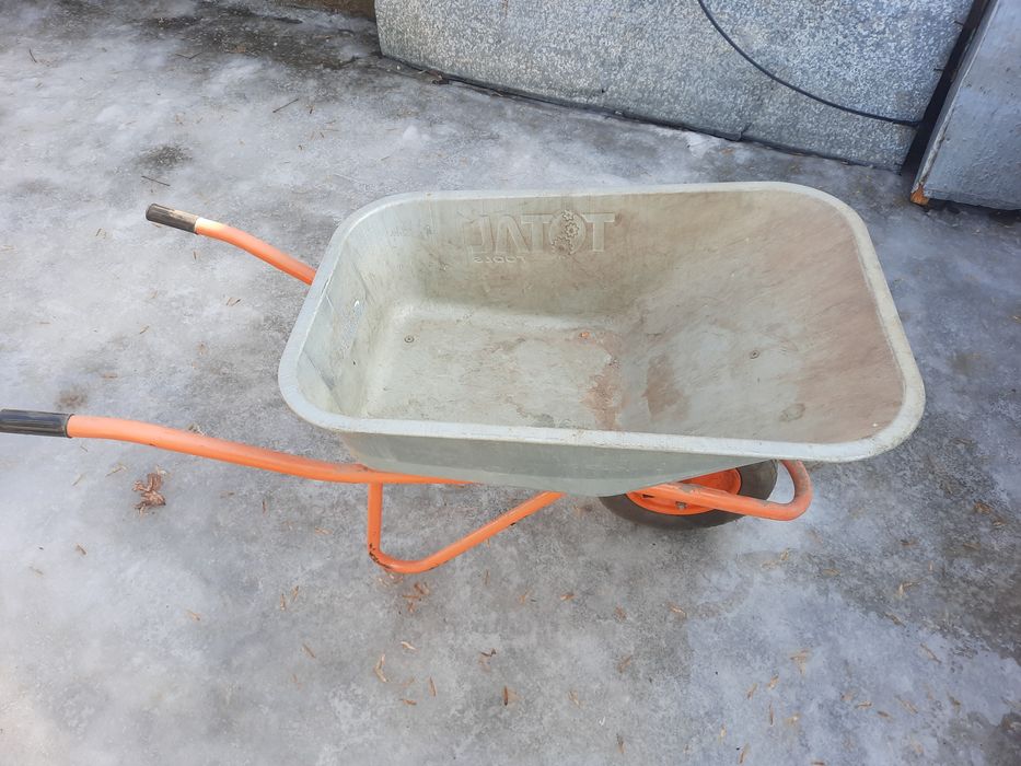 Продам тележку б.у в отличном состоянии