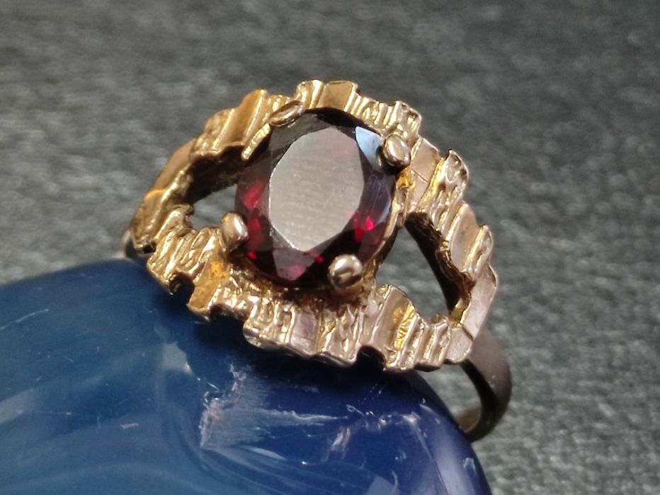 Златен Пръстен / Рубин / Гарнет