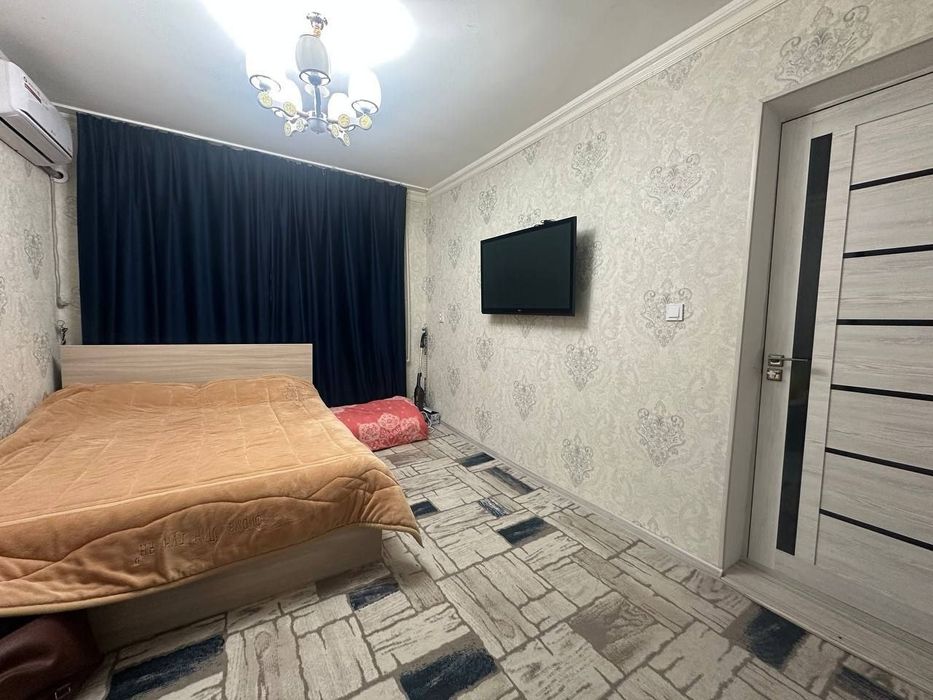 Продаётся квартира Чиланзар 8 квартал 1/1/4 кирпич б/б