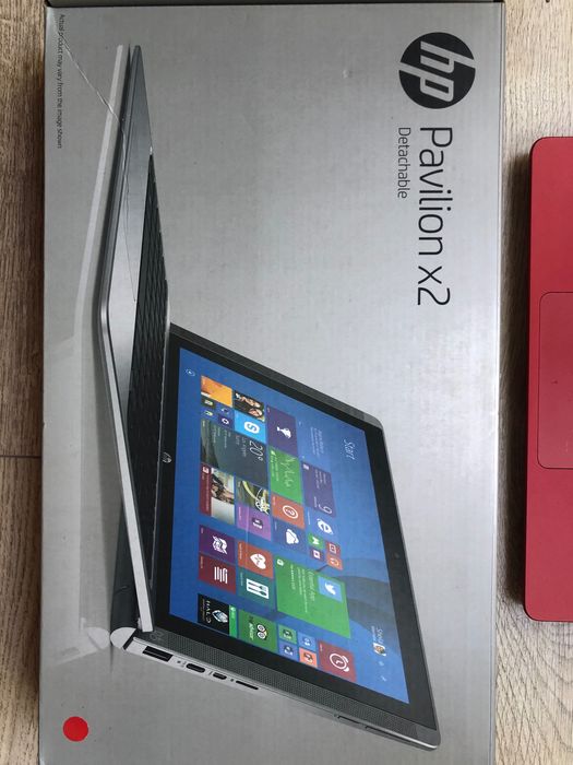 Vind laptop 2 in 1 HP 10 inch cu tastatura magnetica detasabila