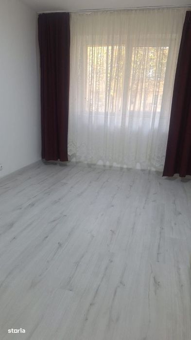 Apartament 2 camere decomandat de vanzare — fotografia 1