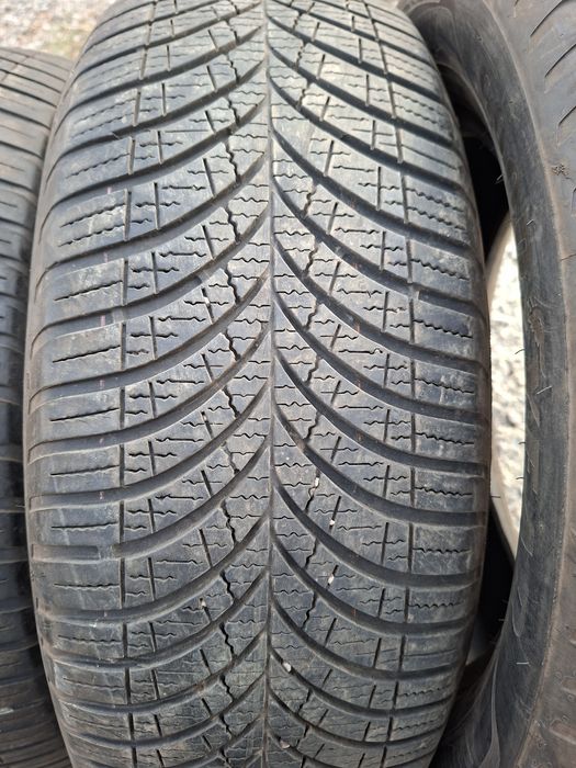 Продам шины 235/60/18 гудиер