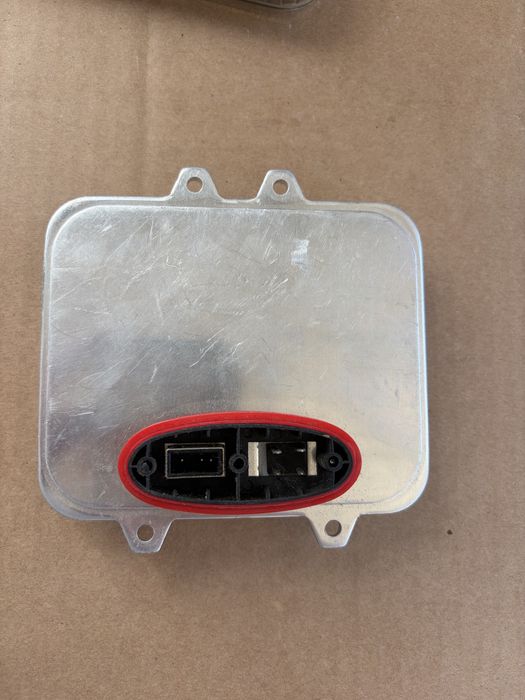 баласт ксенон Hella 5DV 009 720-00 12V D1S лед крушка за Audi VW Passat Golf Tiguan Porshe Cayenne