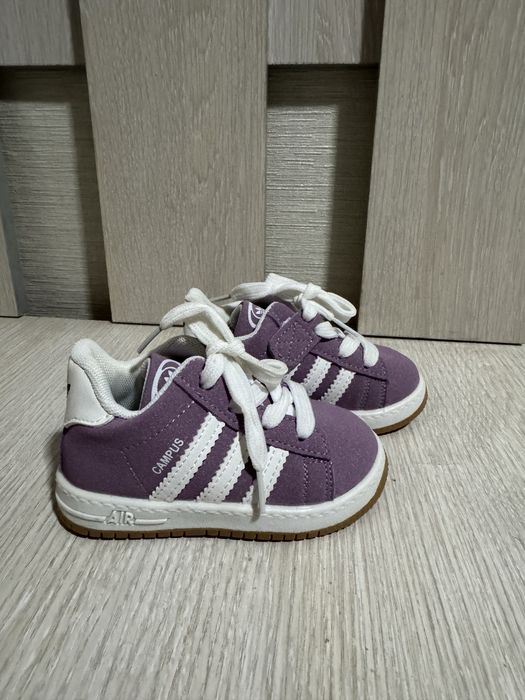 Кроссовки новые