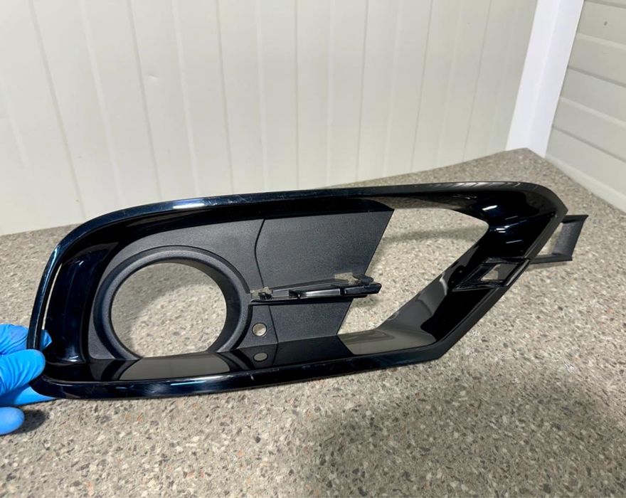 Grilă stânga BMW F30 F31  linie Sport