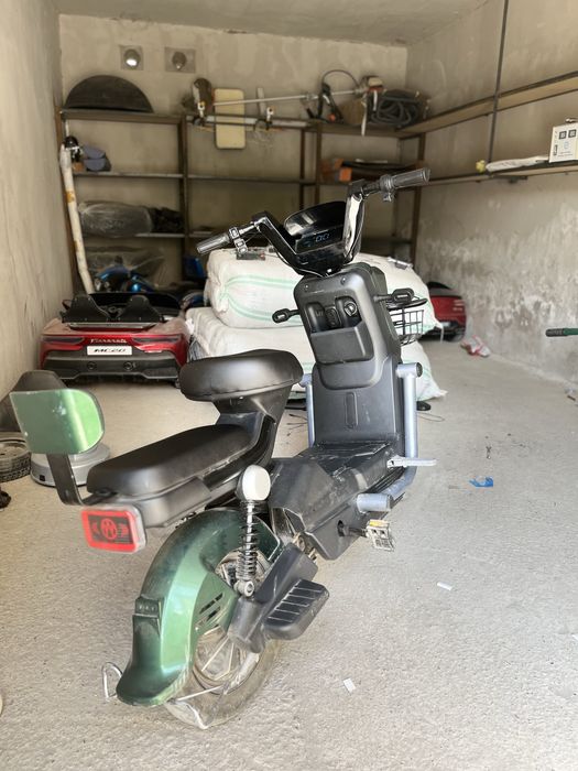 Скутер танк зелёный