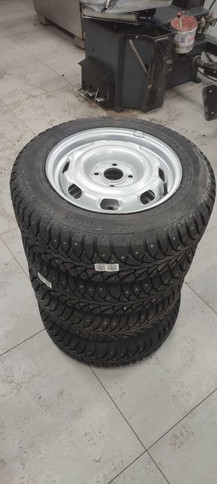 Шины шипованые комплект 185/65/R14