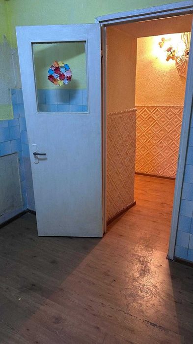 Apartament 3 camere semidecomandat