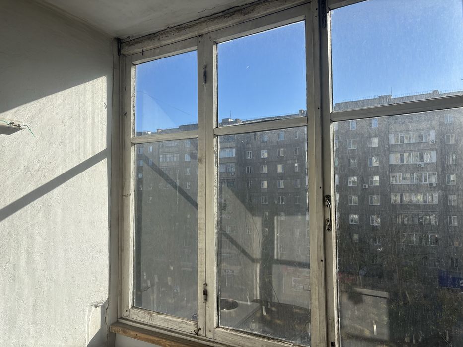 Отдам балконную раму со стеклом
