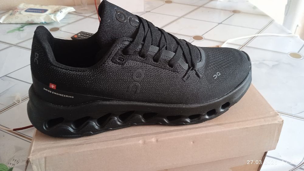 Кроссовки! Новинка!