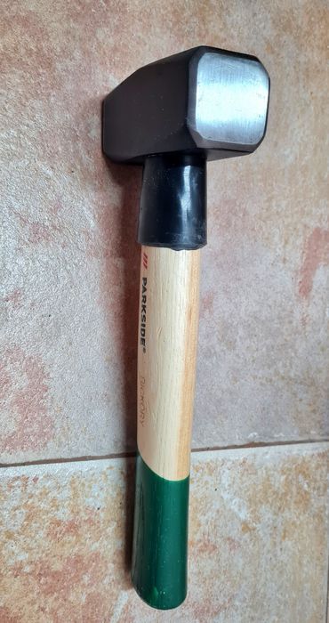 Наковалня, малка и голяма, ковашки чук, наковалня релса.