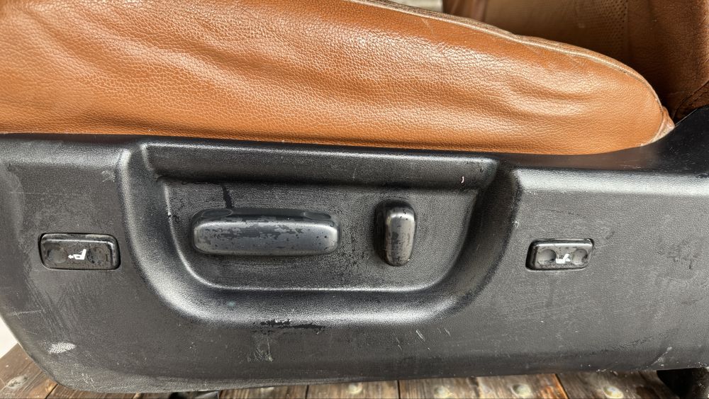 Сидение передние Тундры