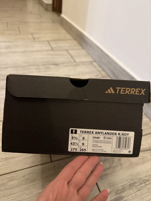 Нови обувки TERREX