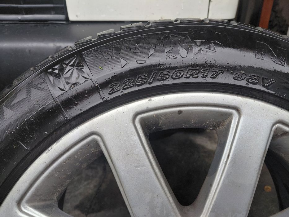 Зимни гуми с джанти 225/50R17