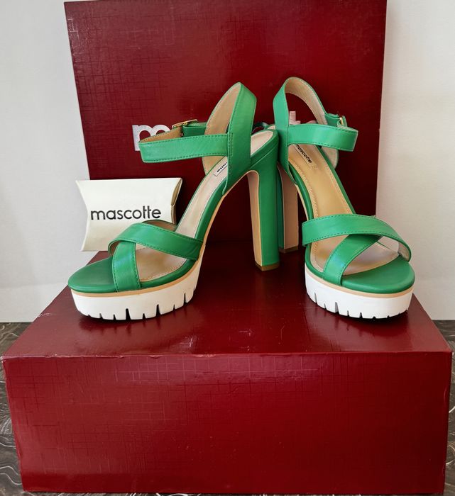 Продаются  босоножки Mascotte.