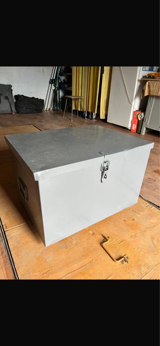 Продам ящик металлический