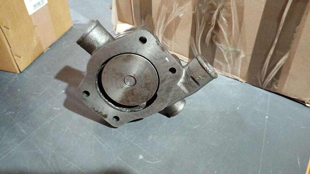 Pompa apa tractor ford dexta și super dexta ford 2000 preț 590 lei cu