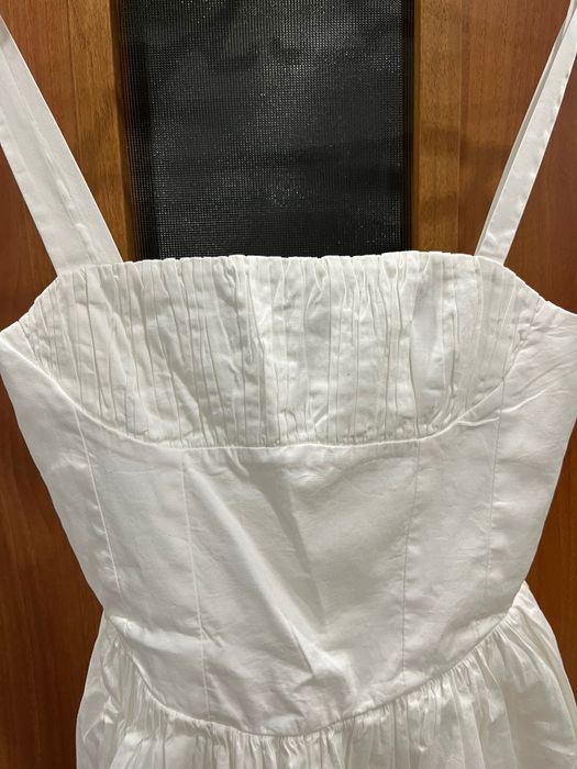 Нова бяла рокля zara