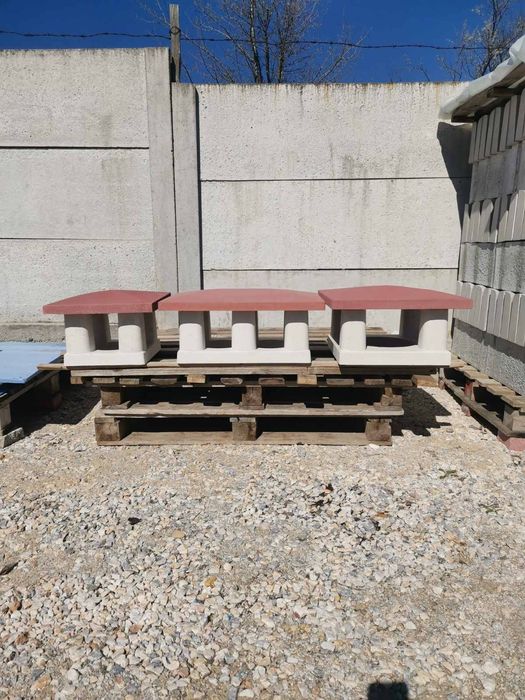 Тротоарни плочки, шапки за комин и огради, колони, балюстри и други.