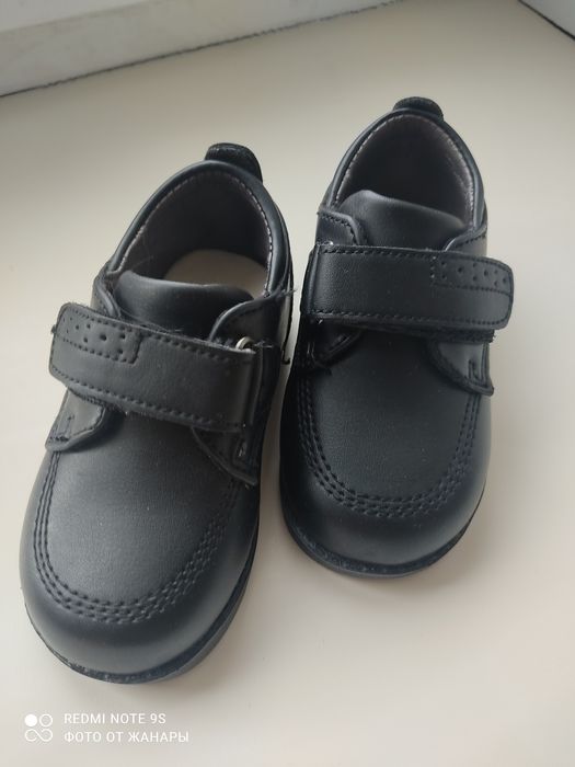 Продаю детские ботинки-туфли-лоферы