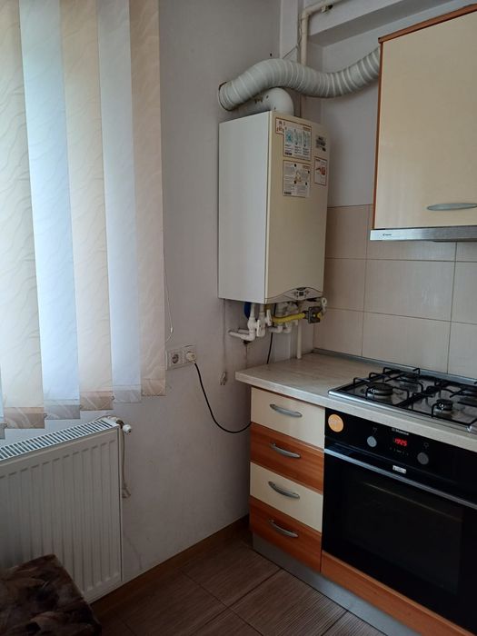 Apartament 2 dormitoare, zona Stadion, etaj 1, de închiriat
