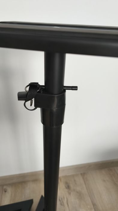 Standuri Boxe Adam Hall SKDB-039