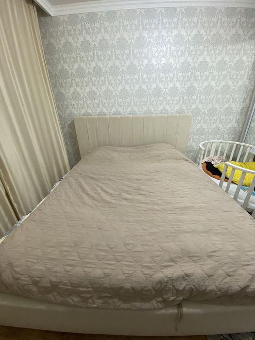 Продам кровать с матрасом