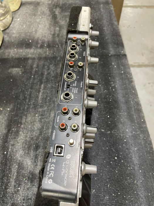 Пульт диджейский