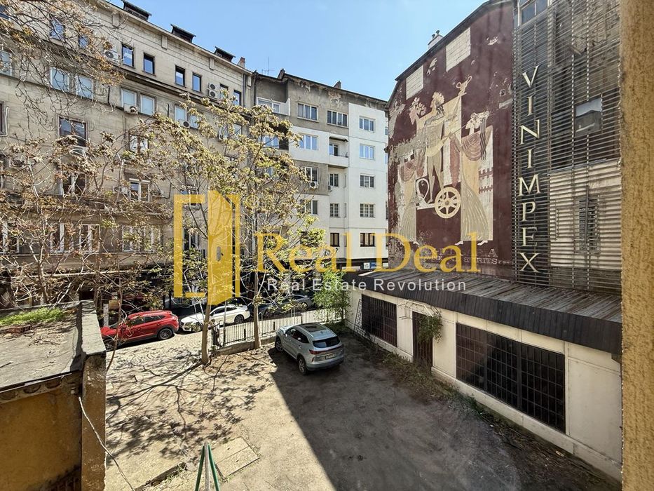 Дава се под наем Тристаен апартамент в София, Център - 115 кв.м за 800 € - Снимка #7