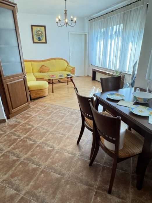 Дава се под наем Тристаен апартамент в София, Център - 100 кв.м за 767 € - Снимка #2