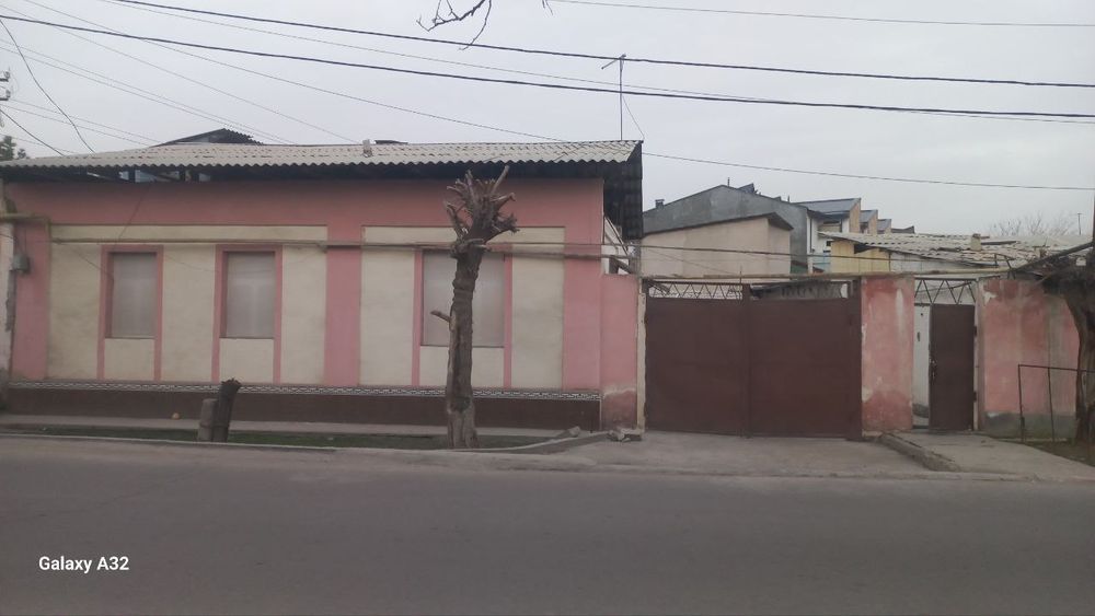 Продаётся дом. .