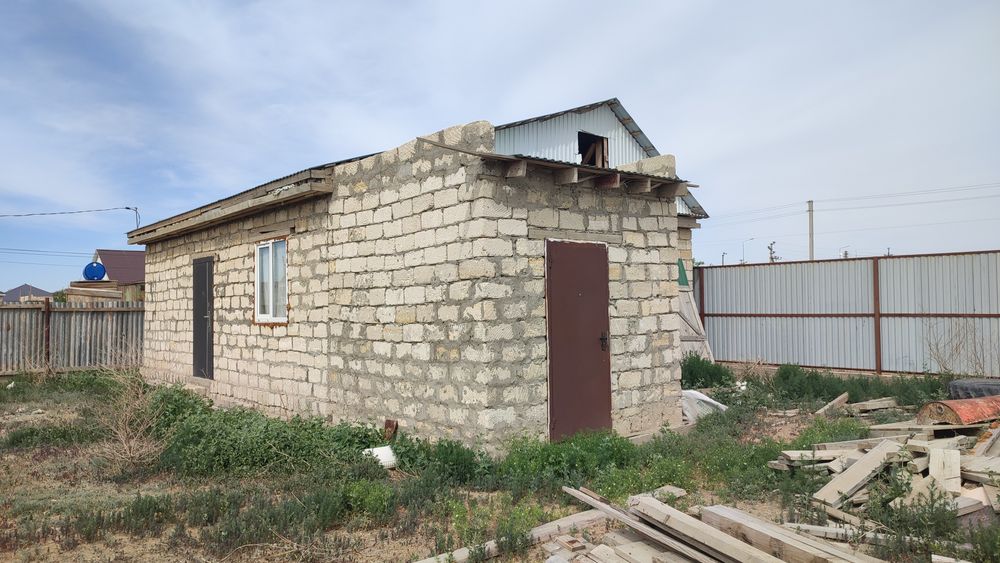 Еркінқала 2 ден 2 бөлмелі үй.