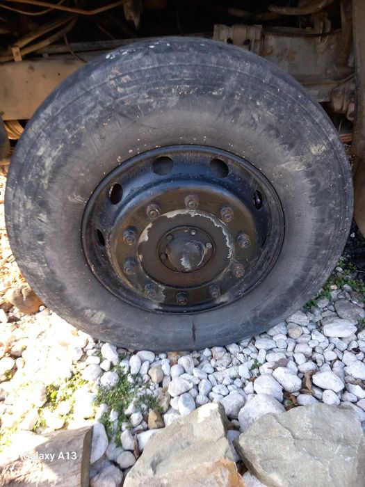 Гуми с джанти 295 80 22"5