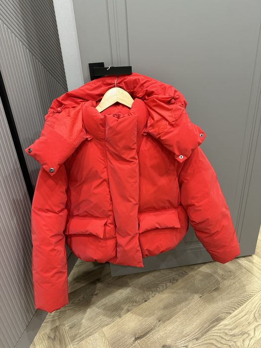 Пуховик бренда Khy(Кайли Дженнер)