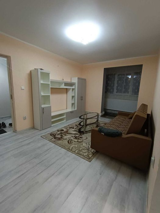 Închiriez apartament 2 camere, str Prutului, Hunedoara.