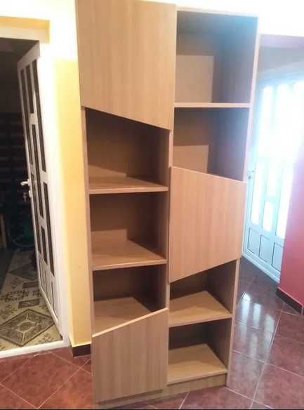 Vând dulap pentru birou, hol, sufragerie sau dormitor .