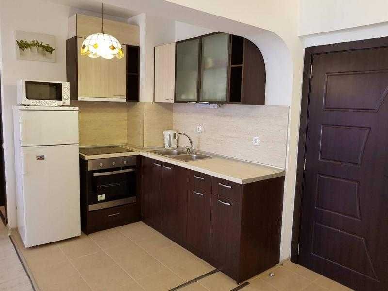 Дава се под наем Многостаен апартамент в Бургас, Лазур - 120 кв.м за 1000 € - Снимка #2