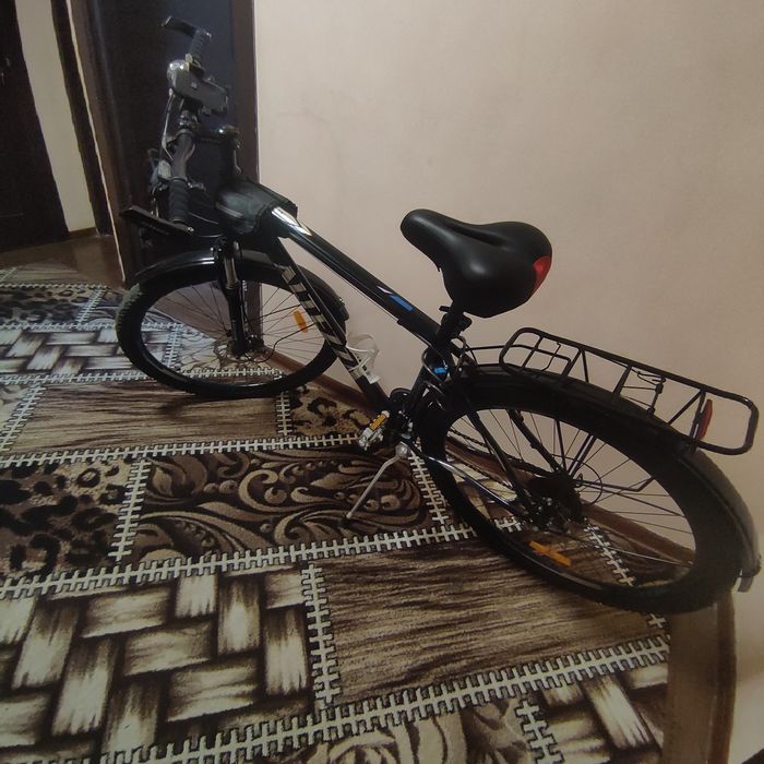 Velik 28  sotiladi yaxshi holatda turubdi
