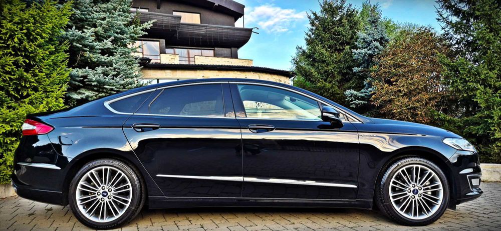 Ford Mondeo FULL Hybrid Vignale
