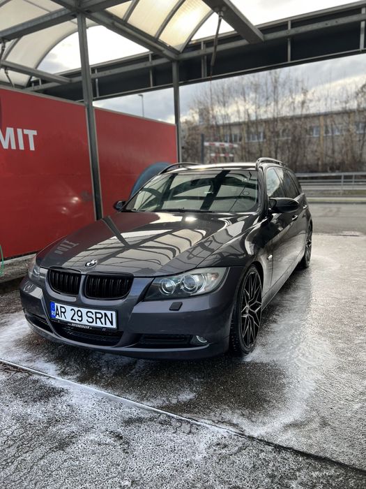 Bmw E91 318i.