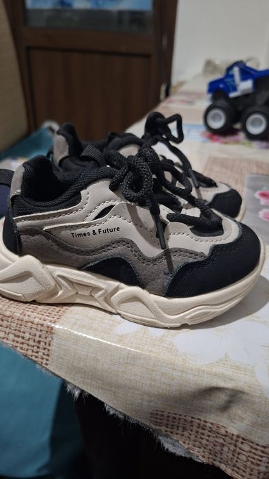 Детские кроссовки на мальчика