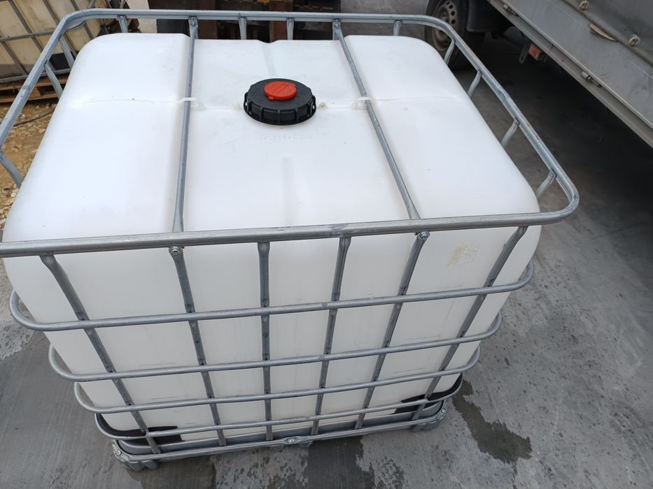 Бидони 1000 литра,IBC контейнери ,Цистерни един тон