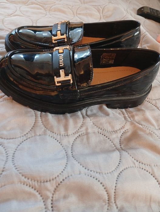 Compleuri și pantofi eleganti