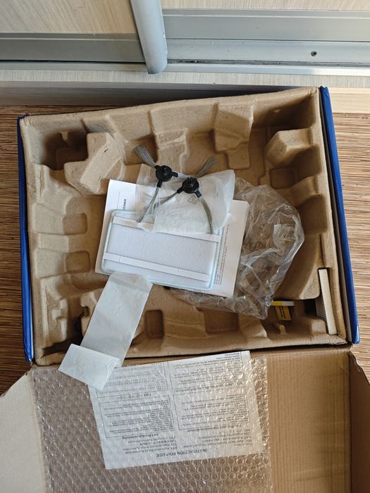 Продам робот пылесос