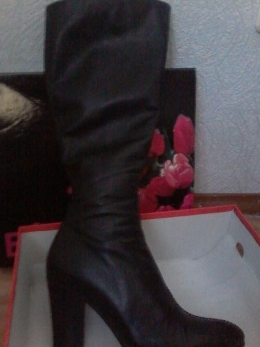 Продам осенние сапоги (турция)