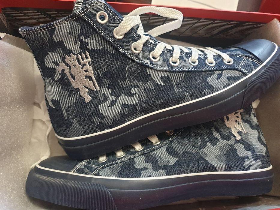 Кецове  Convers с лого Manchester  united