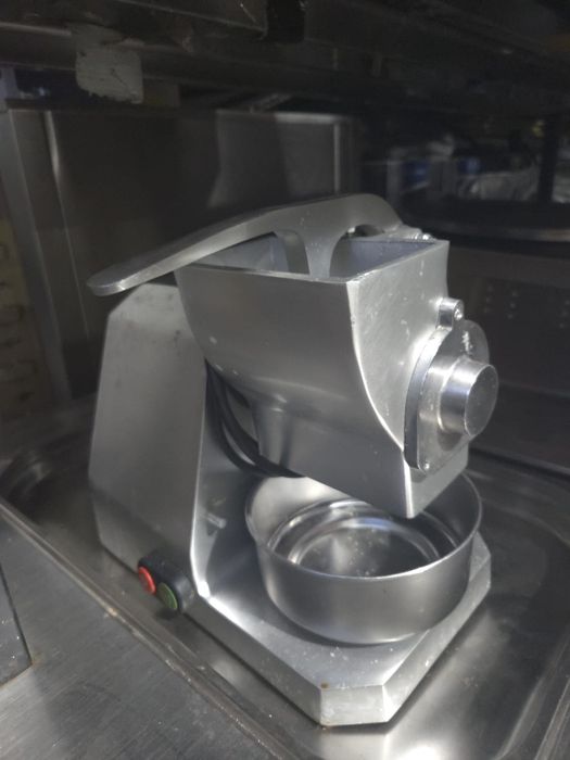 Aparat ras branza(parmezan)/nuca