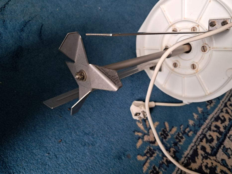 Май былғайтын сатылады. (Масляные пятна)Бағасы 20 000