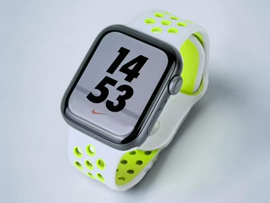 Apple Watch Series 4 Nike GPS 44mm Space Gray Перфектен! Гаранция!