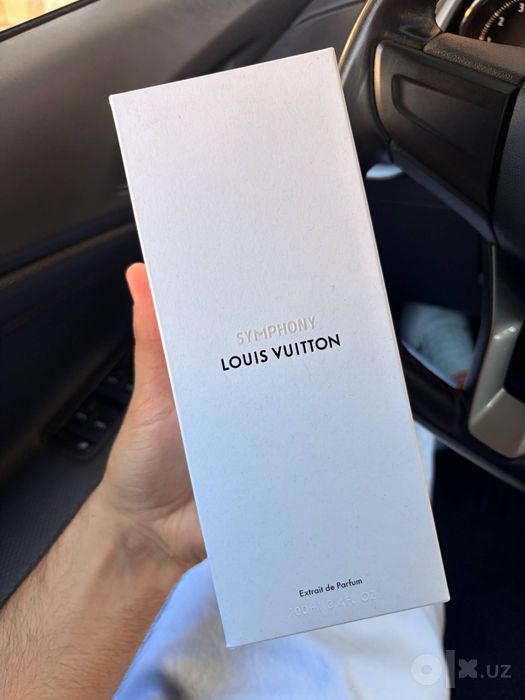 Louis Vuitton Symphony Simfonya atri yengi ochilmagan karopkada